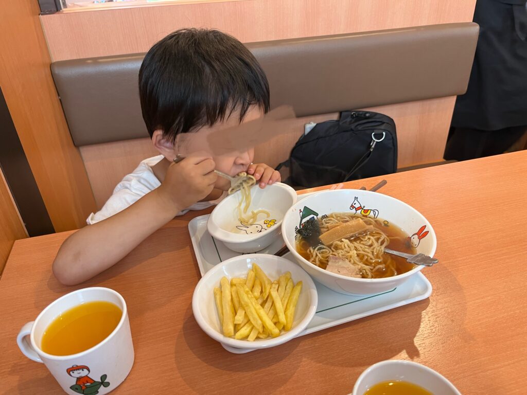 日高屋　お子様メニュー